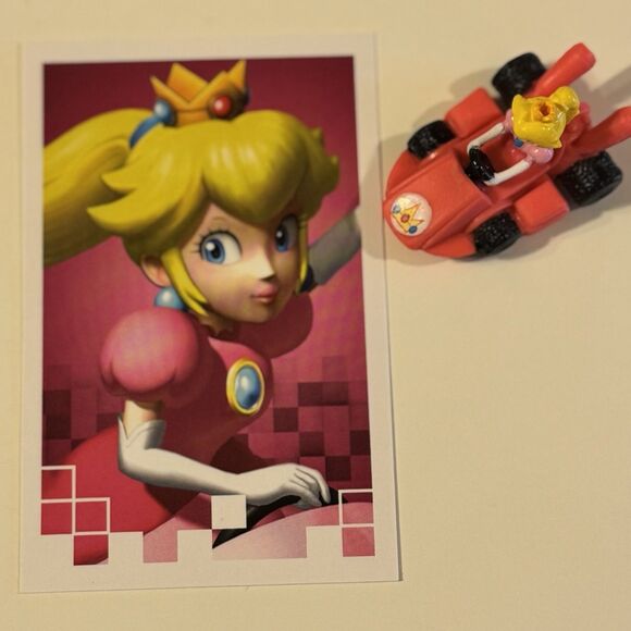 Princess Peach Mario Kart Monopoly Gamer Replacement Piece Token w/ Card 2018 - Picture 1 of 2